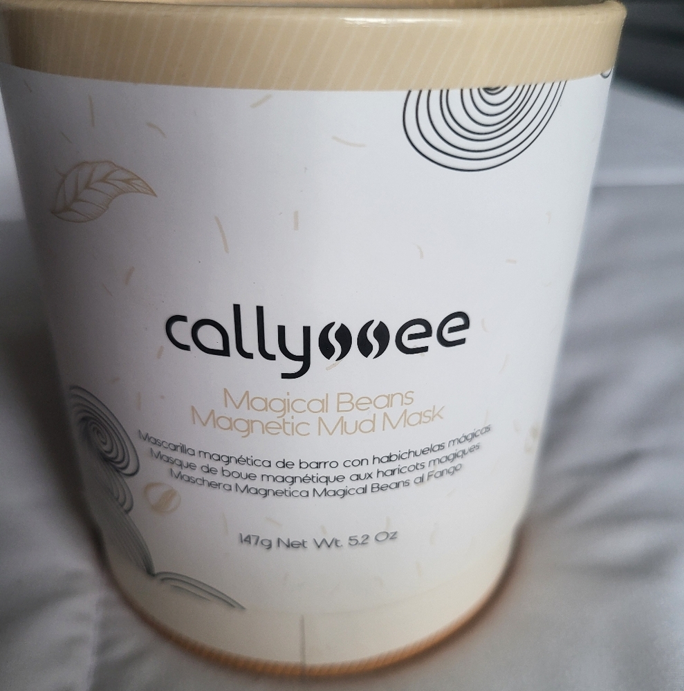 Callysse Magical Beans Magnetic Mud Mask - Cream and Black